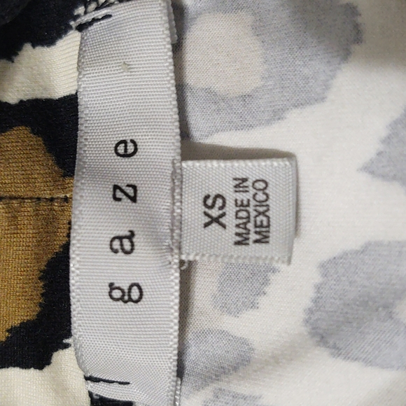 Gaze Leopard Print Mock Turtleneck Sz XS. NWOT - Picture 6 of 7